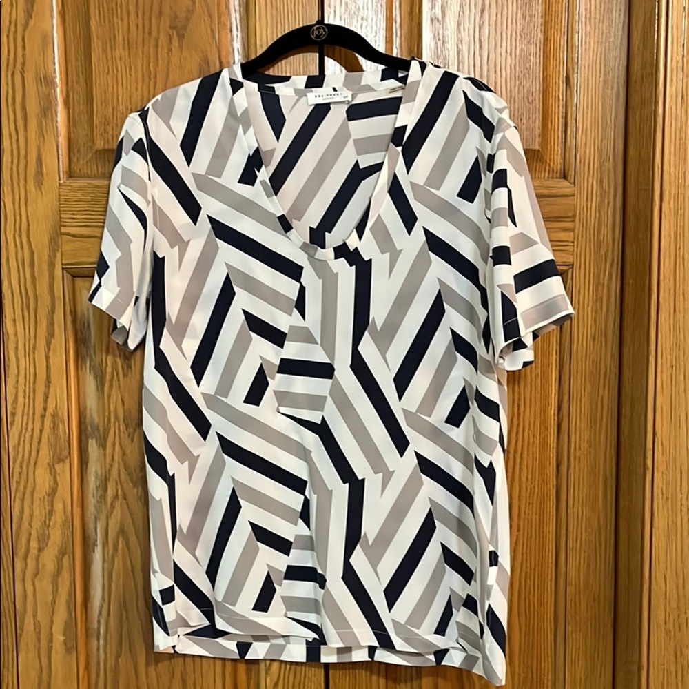 Equipment Patterned Silk Short Sleeve Top